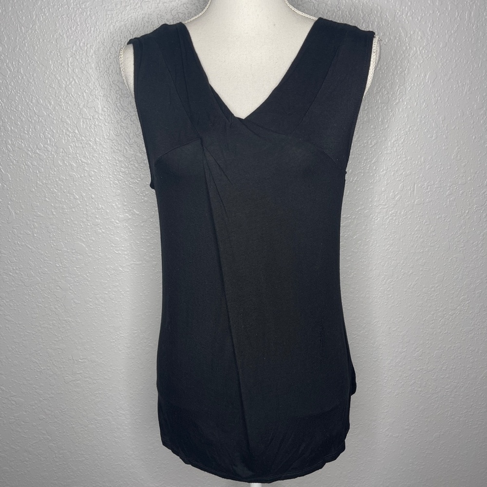 Pleione -Black tank top‎ - Picture 2 of 9
